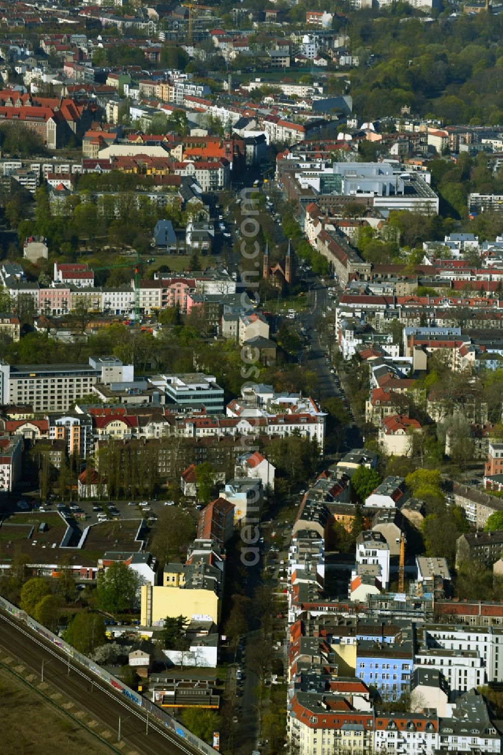 Berlin from the bird's eye view: Street guide of famous promenade and shopping street Breite Strasse in the district Pankow in Berlin, Germany