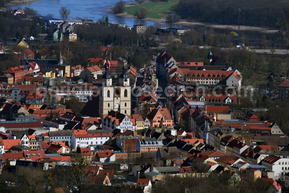 Lutherstadt Wittenberg from the bird's eye view: Street guide of famous promenade and shopping street Coswiger Strasse - Markt - Schlosstrasse - Collegienstrasse in Lutherstadt Wittenberg in the state Saxony-Anhalt