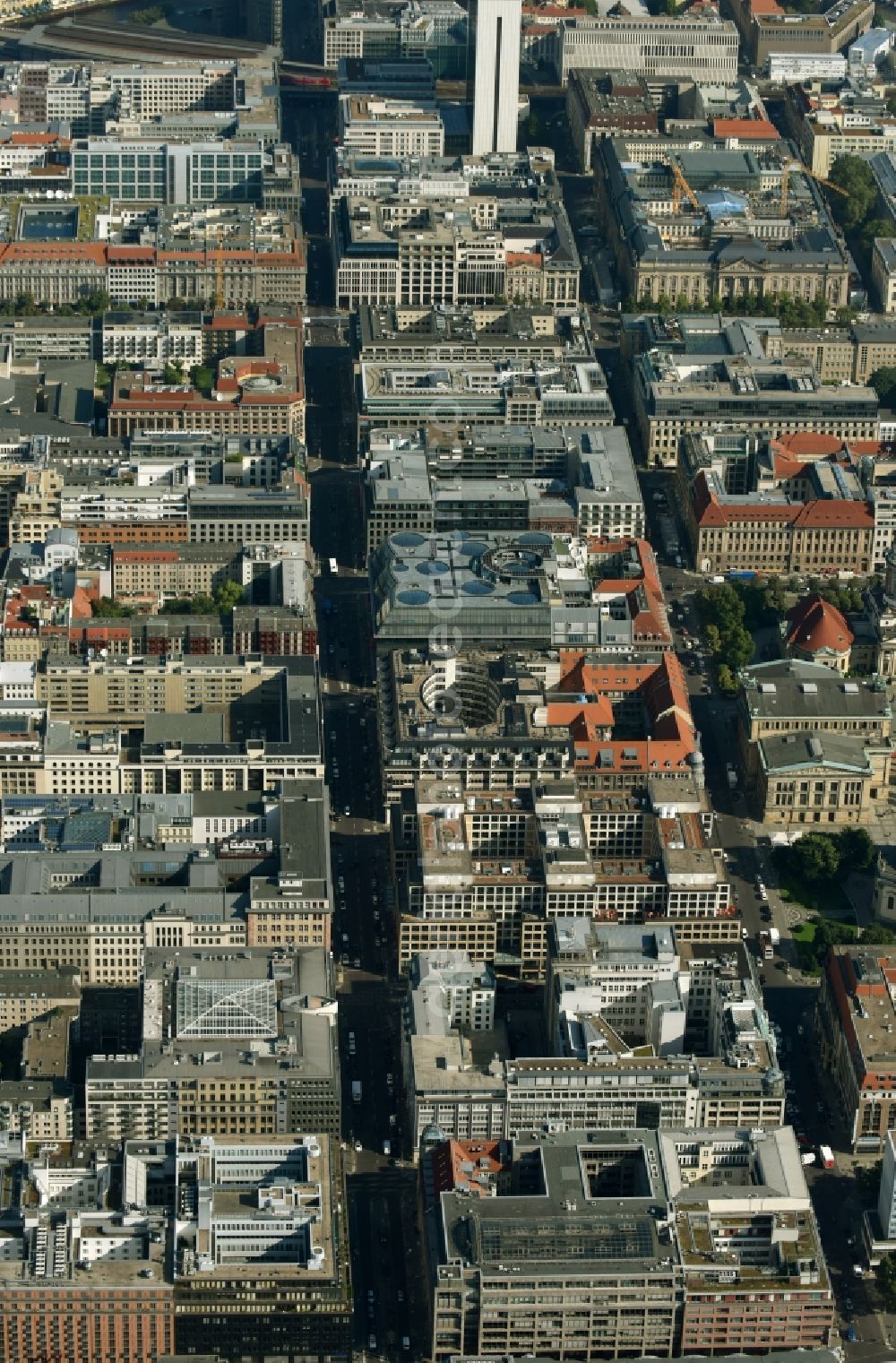 Aerial photograph Berlin - Street guide of famous promenade and shopping street Friedrichstrasse - Charlottenstrasse in the district Mitte in Berlin, Germany