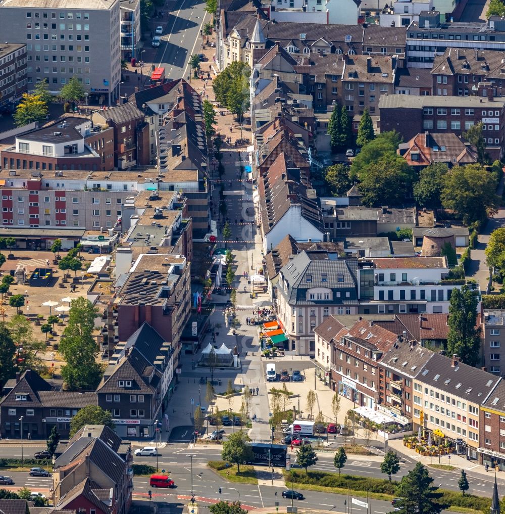 Bottrop from above - Street guide of famous promenade and shopping street Gladbecker Strasse in the district Stadtmitte in Bottrop in the state North Rhine-Westphalia, Germany