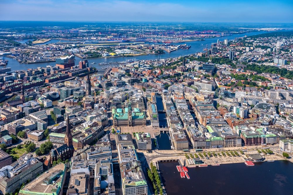 Hamburg from the bird's eye view: Street guide of famous promenade and shopping street Jungfernstieg on the banks of the Binnenalster in the district Neustadt in Hamburg, Germany