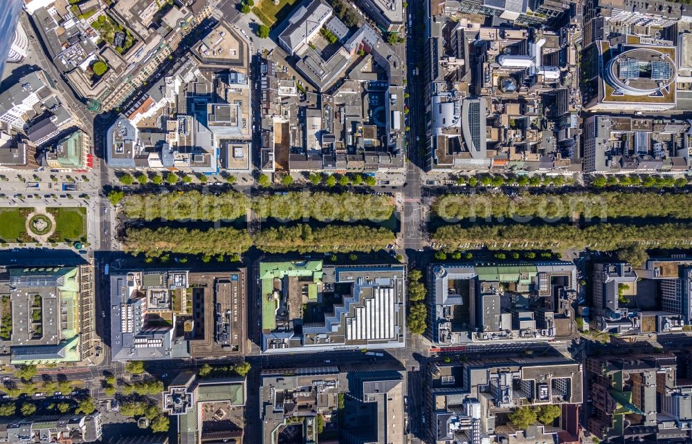 Düsseldorf from the bird's eye view: Street guide of famous promenade and shopping street Koenigsallee in the district Stadtmitte in Duesseldorf in the state North Rhine-Westphalia, Germany