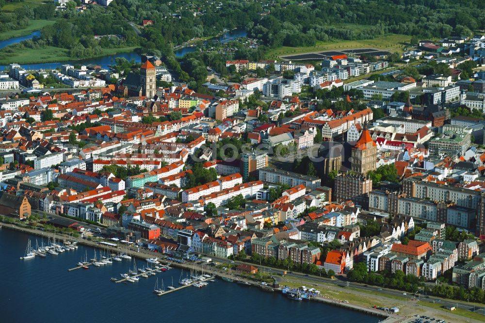 Aerial photograph Rostock - Street guide of famous promenade and shopping street Lange Strasse in the district Stadtmitte in Rostock in the state Mecklenburg - Western Pomerania, Germany