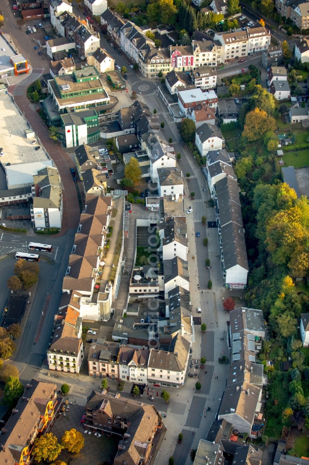 Ennepetal from the bird's eye view: Street guide of famous promenade and shopping street Neustrasse in Ennepetal in the state North Rhine-Westphalia