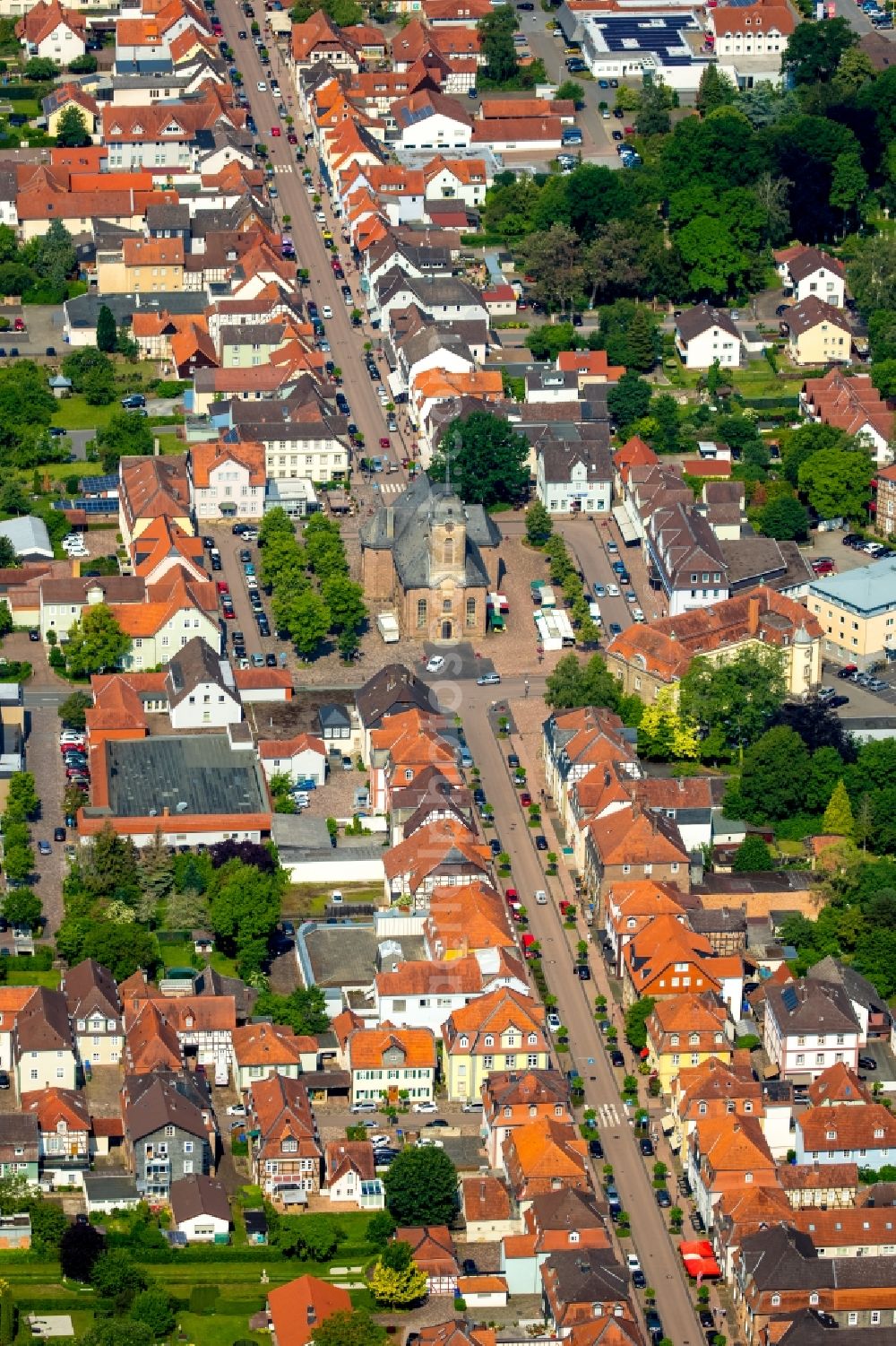 Aerial photograph Bad Arolsen - Street guide of famous promenade and shopping street Schlossstrasse in Bad Arolsen in the state Hesse, Germany