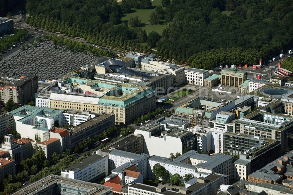 Aerial photograph Berlin - Street guide of famous promenade and shopping street Unter den Linden in Mitte in Berlin