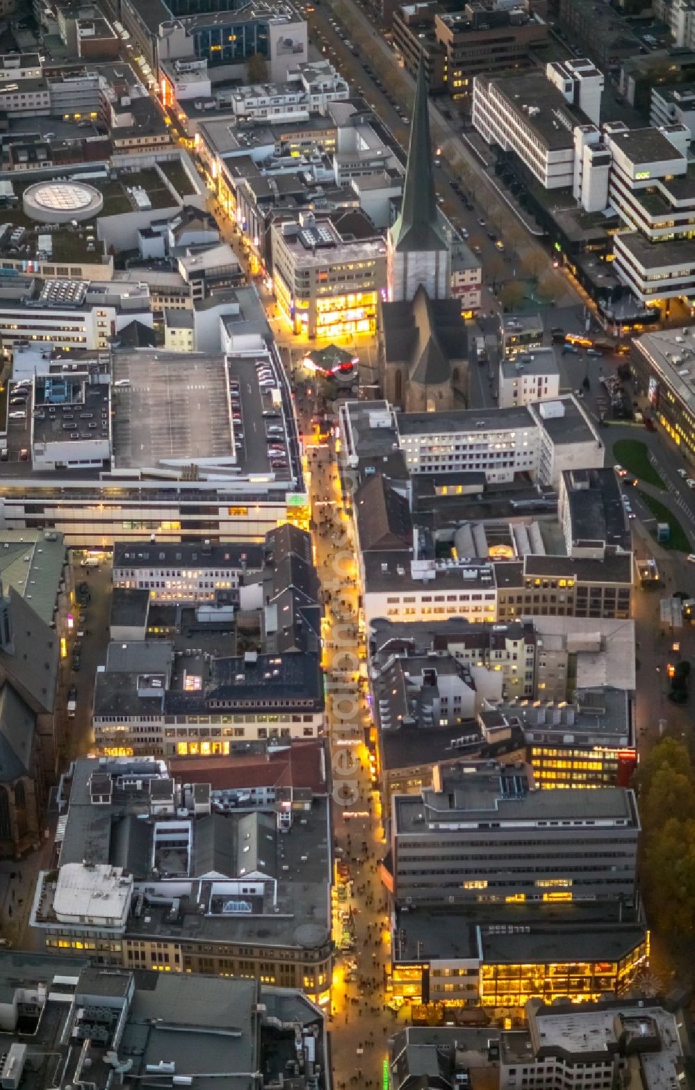 Dortmund from the bird's eye view: Street guide of famous promenade and shopping street Westenhellweg in Dortmund in the state North Rhine-Westphalia, Germany