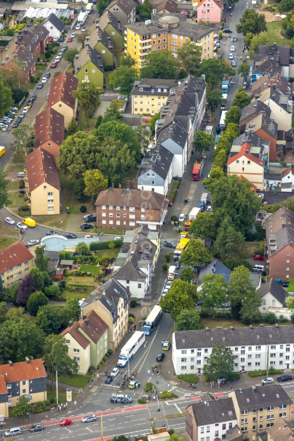 Herne from above - Street - road guidance on street Heidstrasse in the district Wanne-Eickel in Herne at Ruhrgebiet in the state North Rhine-Westphalia, Germany