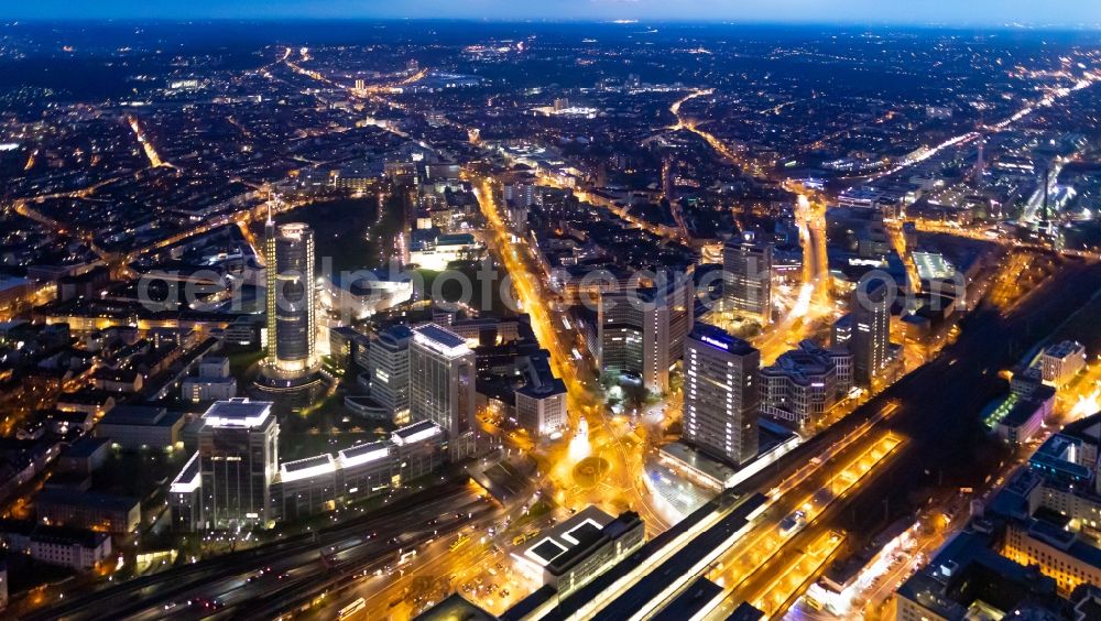 Essen from the bird's eye view: Street - road guidance of the Huyssenallee and the Kruppstrasse overlooking the inner city area in the district Suedviertel in Essen in the state North Rhine-Westphalia, Germany