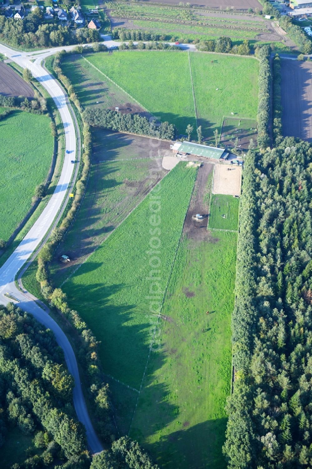 Neumünster from above - Street - road guidance of Landstrasse L322 in Neumuenster in the state Schleswig-Holstein, Germany