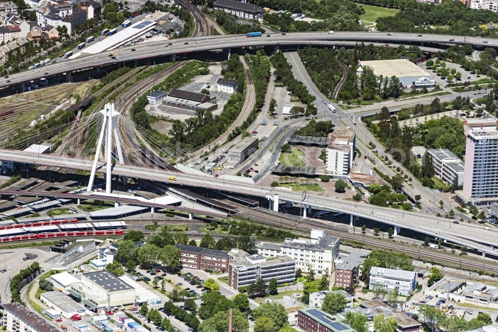 Aerial image Ludwigshafen am Rhein - Street - road guidance of B37 in Ludwigshafen am Rhein in the state Rhineland-Palatinate, Germany