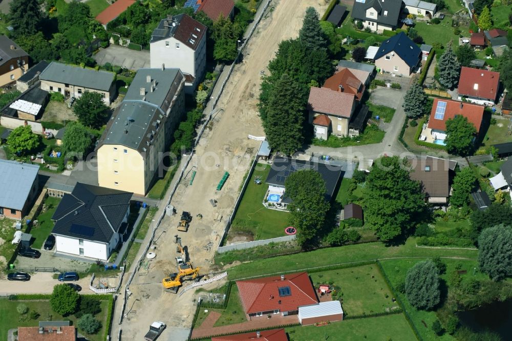 Fredersdorf-Vogelsdorf from above - Street - road guidance and Sanierungsarbeiten along the Altlandsberger Chaussee in the district Fredersdorf in Fredersdorf-Vogelsdorf in the state Brandenburg, Germany