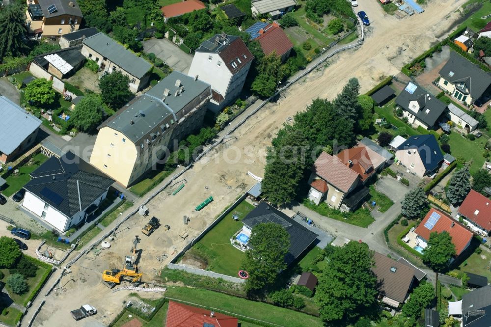 Aerial image Fredersdorf-Vogelsdorf - Street - road guidance and Sanierungsarbeiten along the Altlandsberger Chaussee in the district Fredersdorf in Fredersdorf-Vogelsdorf in the state Brandenburg, Germany