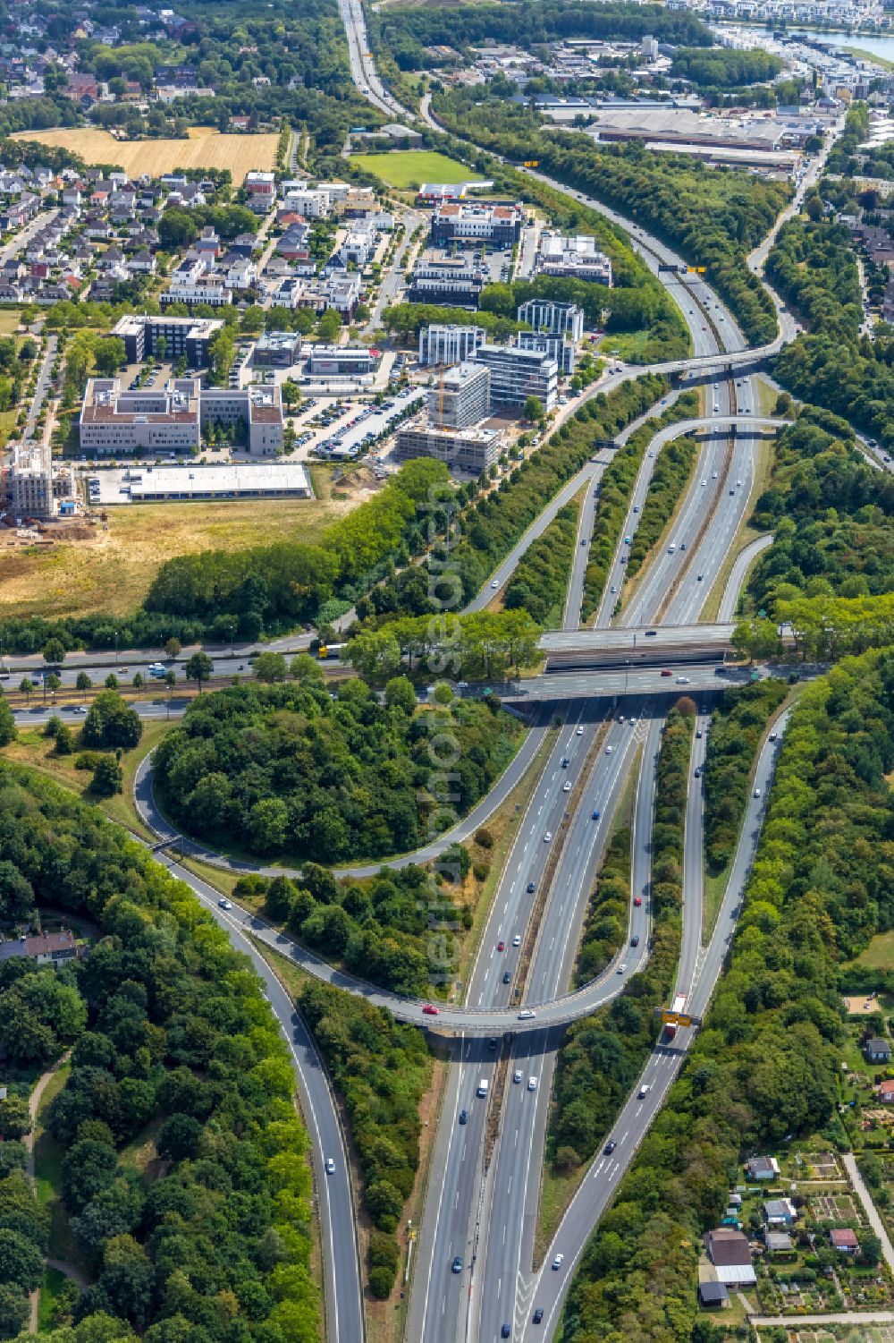 Aerial image Dortmund - Looped street - road guidance of B1 - B236 in the district Gartenstadt-Sued in Dortmund at Ruhrgebiet in the state North Rhine-Westphalia, Germany