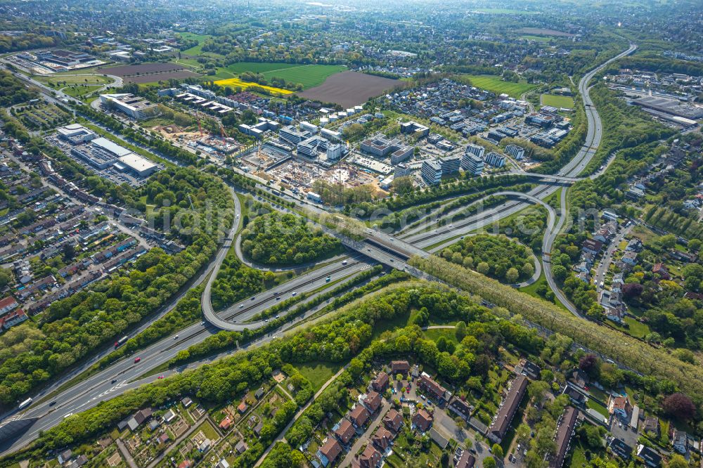 Dortmund from the bird's eye view: Looped street - road guidance of B1 - B236 in the district Gartenstadt-Sued in Dortmund at Ruhrgebiet in the state North Rhine-Westphalia, Germany