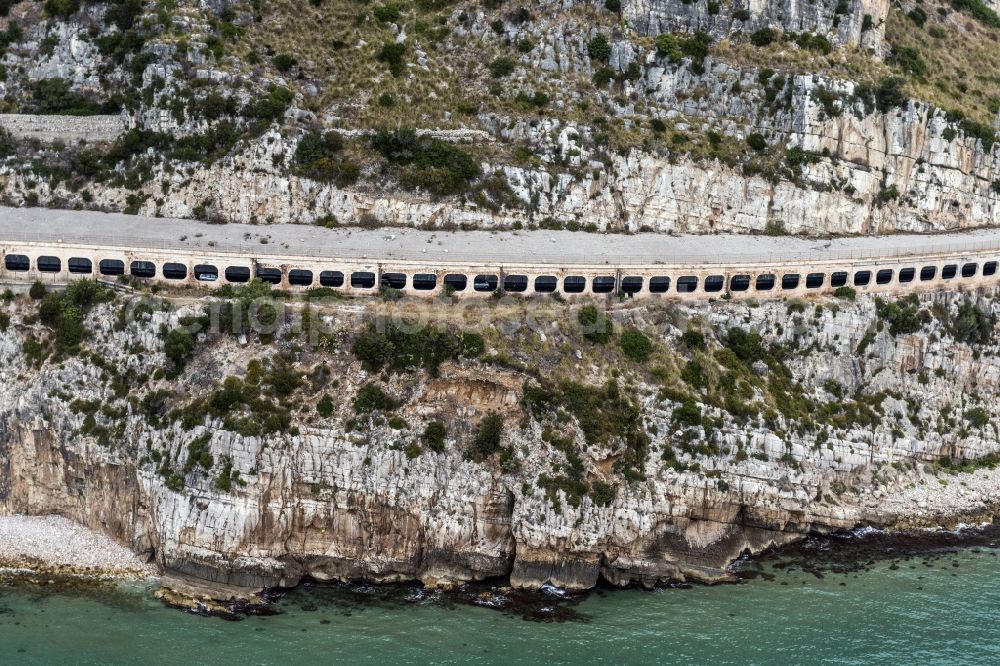 Aerial photograph Gaeta - Route Strada Statale SR 213 on the Mediterranean coast near the beach lido Cajetas in Gaeta, Italy