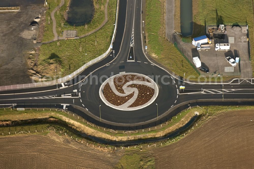 Bad Kreuznach from the bird's eye view: Road at the roundabout in Bad Kreuznach in Rhineland-Palatinate