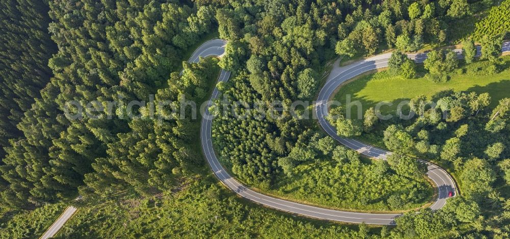 Aerial photograph Brilon - View of the hairpin curves at Brilon in North Rhine-Westphalia. The federal road L860 runs near the Bilstein and Hoppecke