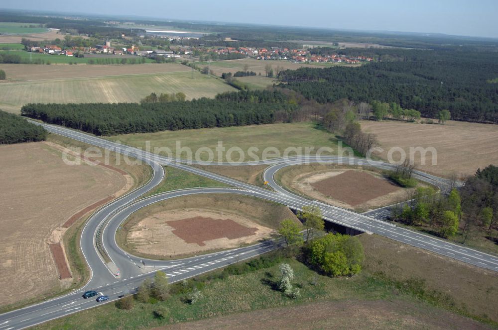 BENSDORF from the bird's eye view: Blick auf den Strassenverlauf der L96 Ortsumgehung Bensdorf. Sie unterliegt dem Zuständigkeitsbereich Landesbetrieb Straßenwesen Niederlassung West Hauptsitz Potsdam, Steinstraße 104-106, 14480 Potsdam, Tel. +49(0)331 2334-0, Fax +49(0)331 2334-282, E-Mail: p.poststellels@ls.brandenburg.de; Die Projektsteuerung erfolgt durch Schüßler Plan Ingenieurgesellschaft mbH, Greifswalder Straße 80 A, 10405 Berlin, Tel. +49(0)30 42106 0, E-Mail: berlin@schuessler-plan.de