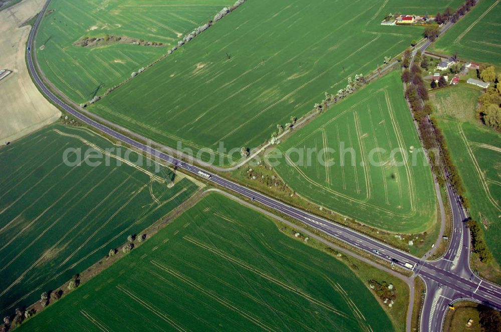 Aerial image NAUEN - Blick auf den Strassenverlauf der B273 Ortsumgehung Nauen. Sie unterliegt dem Zuständigkeitsbereich Landesbetrieb Straßenwesen Niederlassung West Hauptsitz Potsdam, Steinstraße 104-106, 14480 Potsdam, Tel. +49(0)331 2334-0, Fax +49(0)331 2334-282, E-Mail: p.poststellels@ls.brandenburg.de; Die Projektsteuerung erfolgt durch Schüßler Plan Ingenieurgesellschaft mbH, Greifswalder Straße 80 A, 10405 Berlin, Tel. +49(0)30 42106 0, E-Mail: berlin@schuessler-plan.de