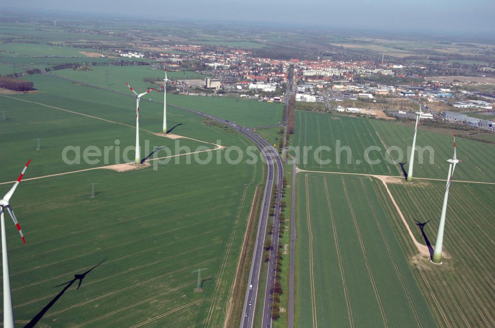 Aerial image NAUEN - Blick auf den Strassenverlauf der B273 Ortsumgehung Nauen. Sie unterliegt dem Zuständigkeitsbereich Landesbetrieb Straßenwesen Niederlassung West Hauptsitz Potsdam, Steinstraße 104-106, 14480 Potsdam, Tel. +49(0)331 2334-0, Fax +49(0)331 2334-282, E-Mail: p.poststellels@ls.brandenburg.de; Die Projektsteuerung erfolgt durch Schüßler Plan Ingenieurgesellschaft mbH, Greifswalder Straße 80 A, 10405 Berlin, Tel. +49(0)30 42106 0, E-Mail: berlin@schuessler-plan.de