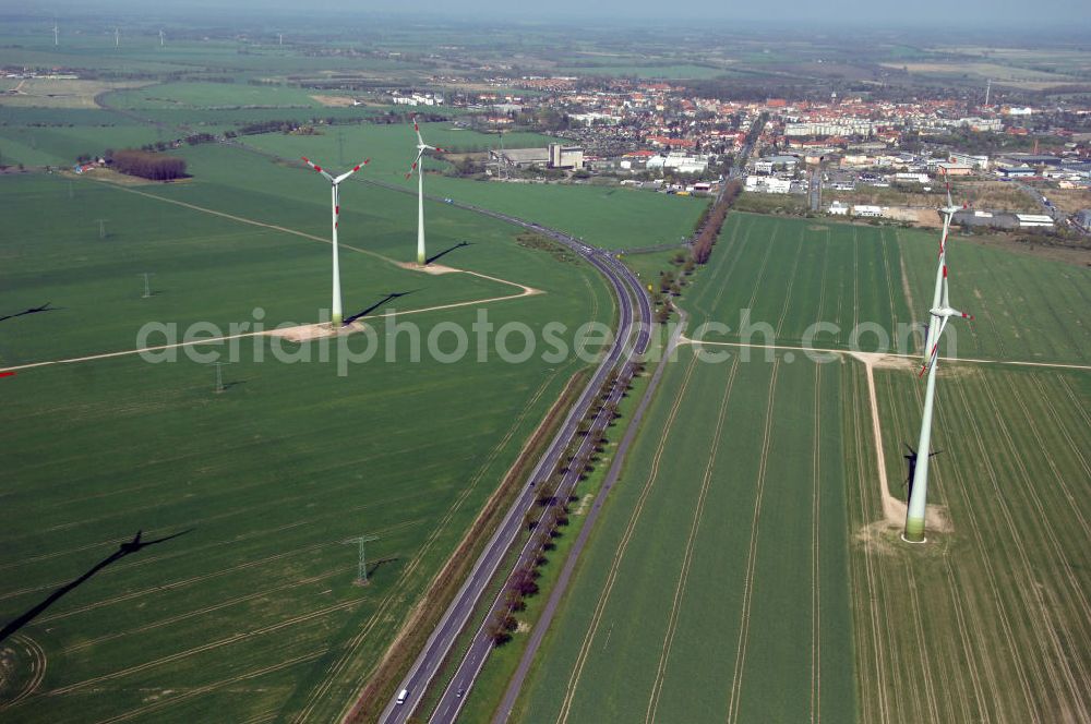 Aerial photograph NAUEN - Blick auf den Strassenverlauf der B273 Ortsumgehung Nauen. Sie unterliegt dem Zuständigkeitsbereich Landesbetrieb Straßenwesen Niederlassung West Hauptsitz Potsdam, Steinstraße 104-106, 14480 Potsdam, Tel. +49(0)331 2334-0, Fax +49(0)331 2334-282, E-Mail: p.poststellels@ls.brandenburg.de; Die Projektsteuerung erfolgt durch Schüßler Plan Ingenieurgesellschaft mbH, Greifswalder Straße 80 A, 10405 Berlin, Tel. +49(0)30 42106 0, E-Mail: berlin@schuessler-plan.de