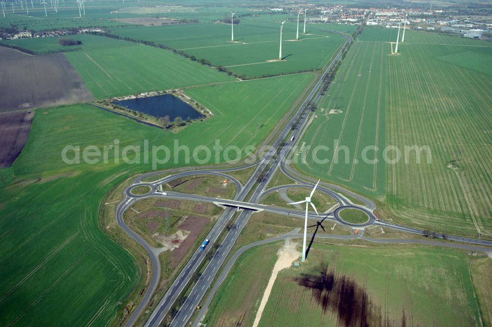 NAUEN from the bird's eye view: Blick auf den Strassenverlauf der B273 Ortsumgehung Nauen. Sie unterliegt dem Zuständigkeitsbereich Landesbetrieb Straßenwesen Niederlassung West Hauptsitz Potsdam, Steinstraße 104-106, 14480 Potsdam, Tel. +49(0)331 2334-0, Fax +49(0)331 2334-282, E-Mail: p.poststellels@ls.brandenburg.de; Die Projektsteuerung erfolgt durch Schüßler Plan Ingenieurgesellschaft mbH, Greifswalder Straße 80 A, 10405 Berlin, Tel. +49(0)30 42106 0, E-Mail: berlin@schuessler-plan.de