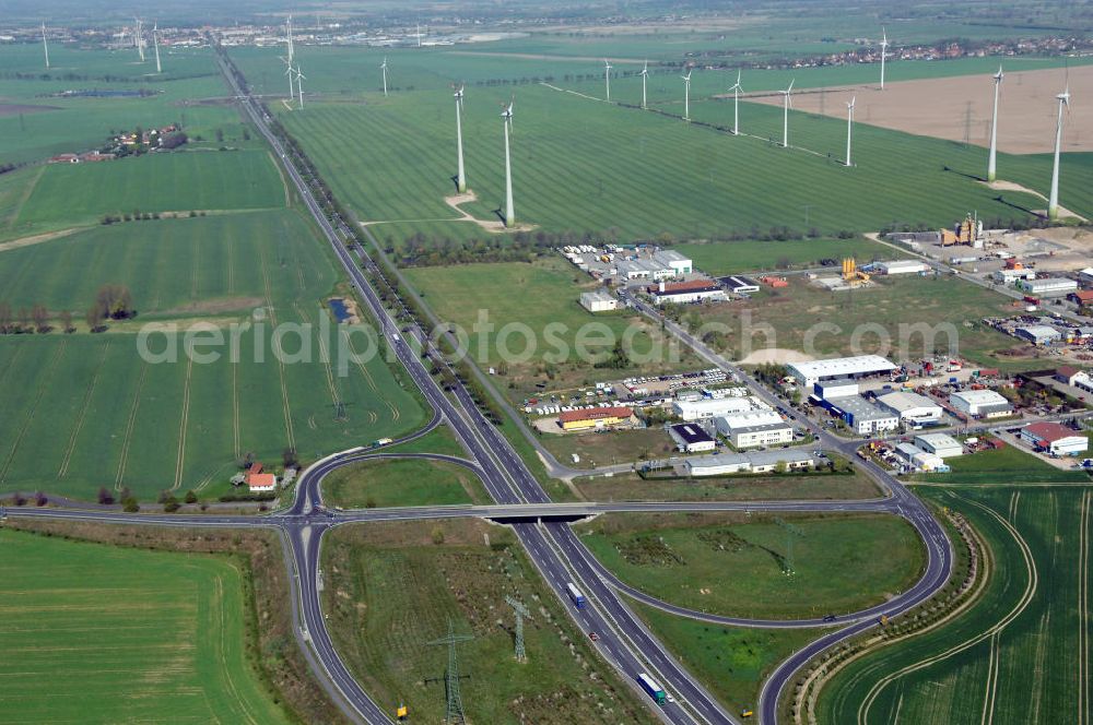 Aerial image NAUEN - Blick auf den Strassenverlauf der B273 Ortsumgehung Nauen. Sie unterliegt dem Zuständigkeitsbereich Landesbetrieb Straßenwesen Niederlassung West Hauptsitz Potsdam, Steinstraße 104-106, 14480 Potsdam, Tel. +49(0)331 2334-0, Fax +49(0)331 2334-282, E-Mail: p.poststellels@ls.brandenburg.de; Die Projektsteuerung erfolgt durch Schüßler Plan Ingenieurgesellschaft mbH, Greifswalder Straße 80 A, 10405 Berlin, Tel. +49(0)30 42106 0, E-Mail: berlin@schuessler-plan.de