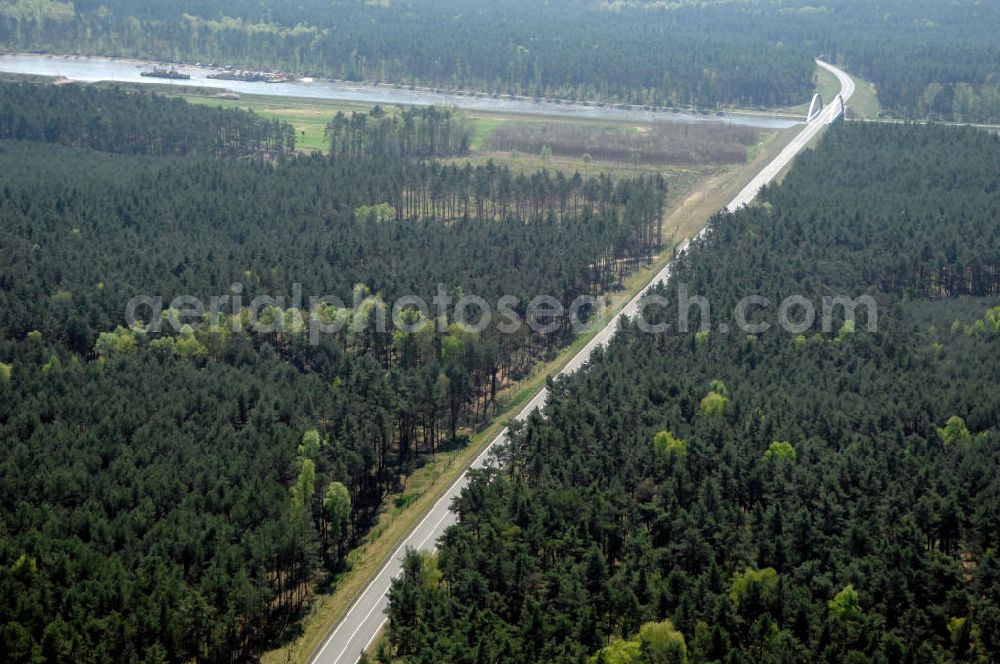 WUSTERWITZ from the bird's eye view: Blick auf den Strassenverlauf der L96 Ortsumgehung Wusterwitz. Sie unterliegt dem Zuständigkeitsbereich Landesbetrieb Straßenwesen Niederlassung West Hauptsitz Potsdam, Steinstraße 104-106, 14480 Potsdam, Tel. +49(0)331 2334-0, Fax +49(0)331 2334-282, E-Mail: p.poststellels@ls.brandenburg.de; Die Projektsteuerung erfolgt durch Schüßler Plan Ingenieurgesellschaft mbH, Greifswalder Straße 80 A, 10405 Berlin, Tel. +49(0)30 42106 0, E-Mail: berlin@schuessler-plan.de