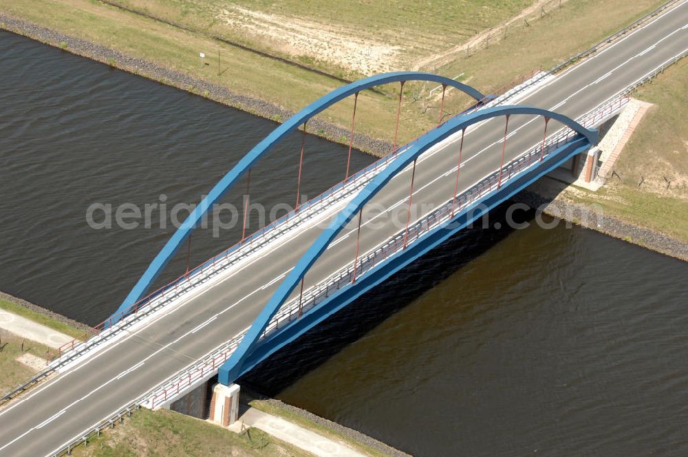 WUSTERWITZ from the bird's eye view: Blick auf den Strassenverlauf der L96 Ortsumgehung Wusterwitz. Sie unterliegt dem Zuständigkeitsbereich Landesbetrieb Straßenwesen Niederlassung West Hauptsitz Potsdam, Steinstraße 104-106, 14480 Potsdam, Tel. +49(0)331 2334-0, Fax +49(0)331 2334-282, E-Mail: p.poststellels@ls.brandenburg.de; Die Projektsteuerung erfolgt durch Schüßler Plan Ingenieurgesellschaft mbH, Greifswalder Straße 80 A, 10405 Berlin, Tel. +49(0)30 42106 0, E-Mail: berlin@schuessler-plan.de