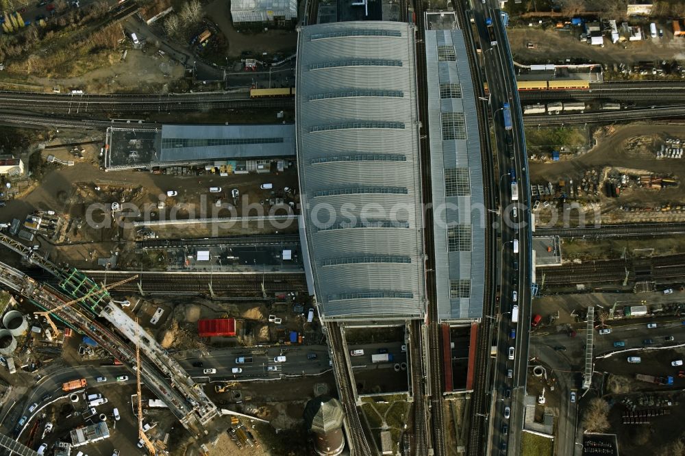 Berlin from the bird's eye view: Route expansion station -Warschauer road to east cross rail station Ostkreuz Friedrichshain district of Berlin