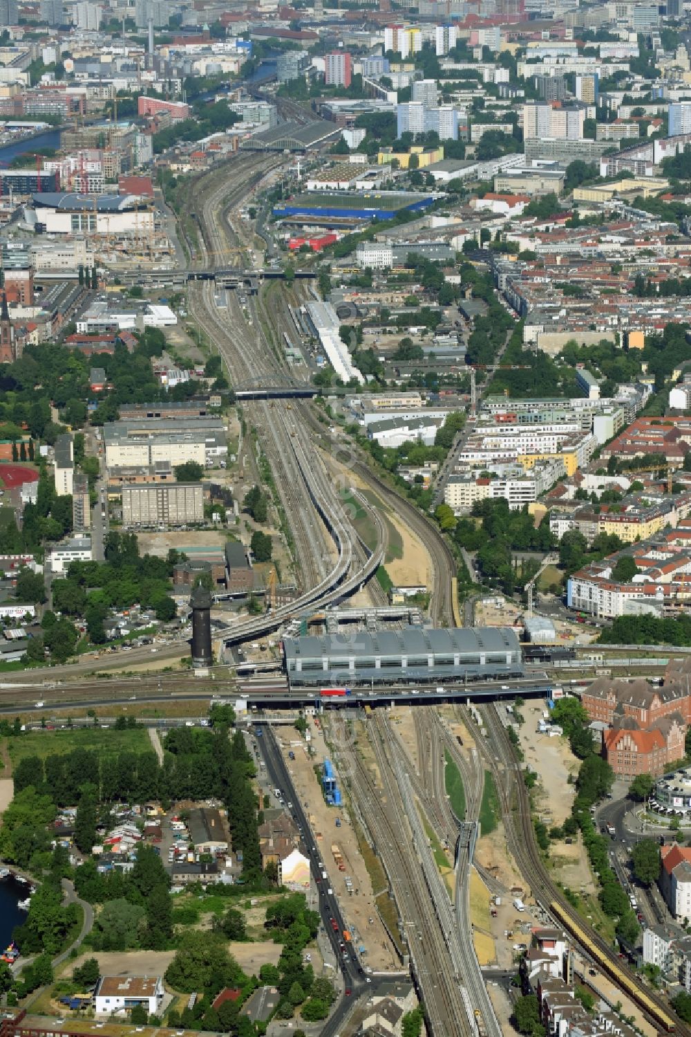 Berlin from the bird's eye view: Route expansion station -Warschauer road to east cross rail station Ostkreuz Friedrichshain district of Berlin