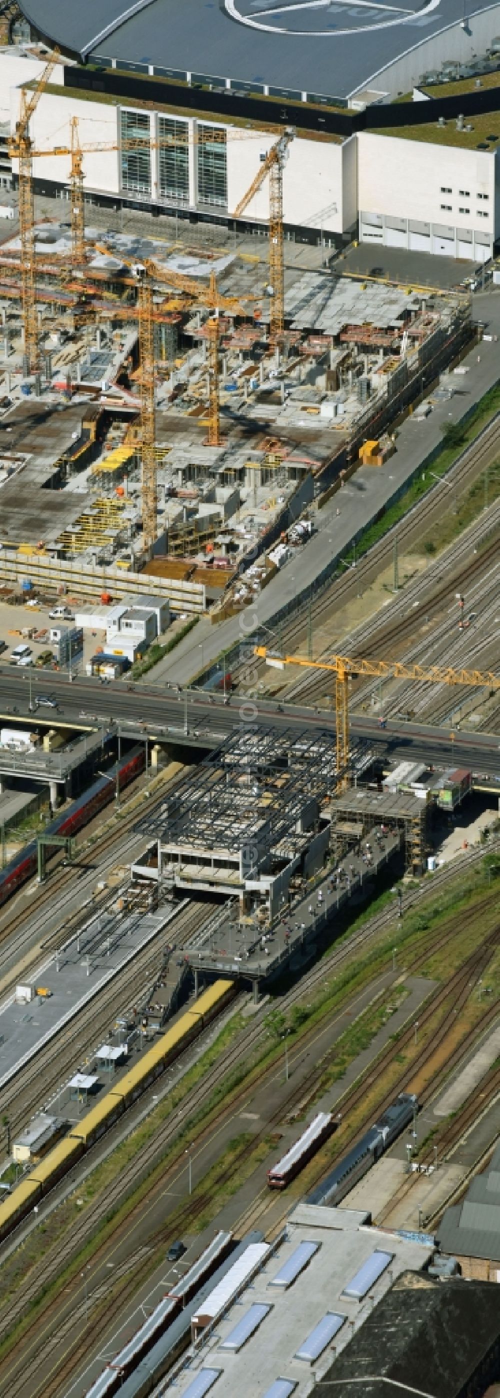 Berlin from the bird's eye view: Route expansion station - Warschauer road to east cross rail station in Friedrichshain district of Berlin