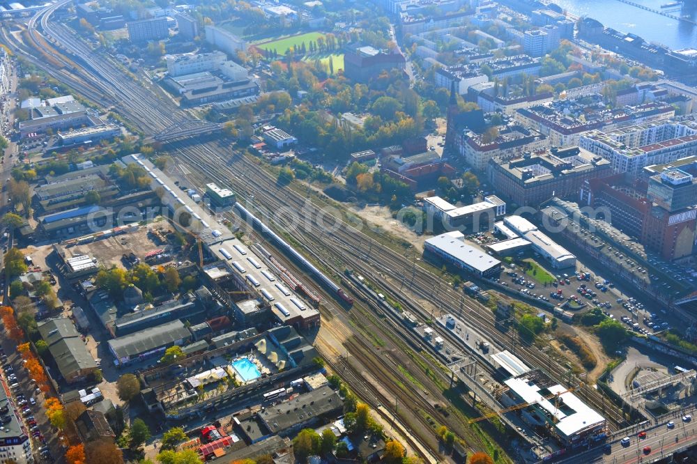 Berlin from the bird's eye view: Route expansion station - Warschauer road to east cross rail station in Friedrichshain district of Berlin