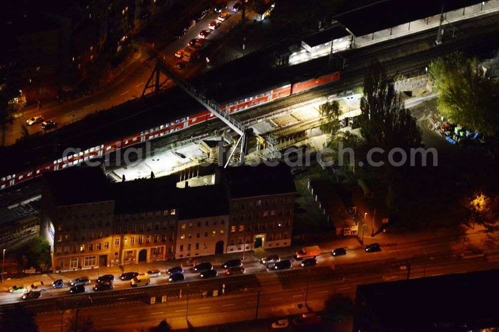 Aerial photograph Berlin - Night image with a view over the roadway support at the suburban train station Rummelsburg for highway route in the district of Lichtenberg in Berlin