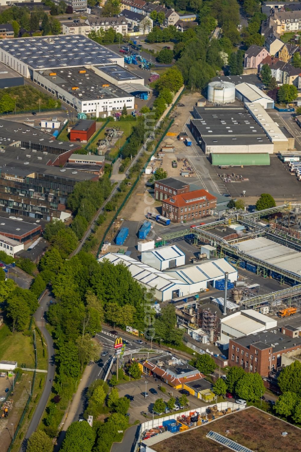 Witten from the bird's eye view: Route of the cycle path and the skating rink Rheinischer Esel in Witten in the state North Rhine-Westphalia, Germany