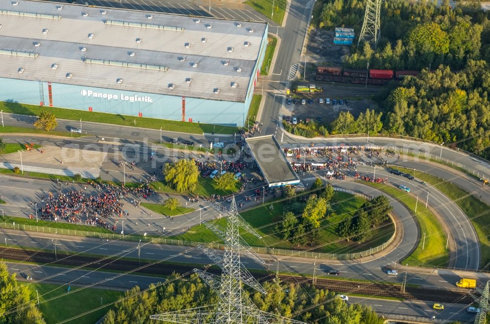 Bochum from above - Demonstration against FusionsBuilding and production halls on the premises of thyssenkrupp Steel Europe AG in Bochum in the state North Rhine-Westphalia, Germany