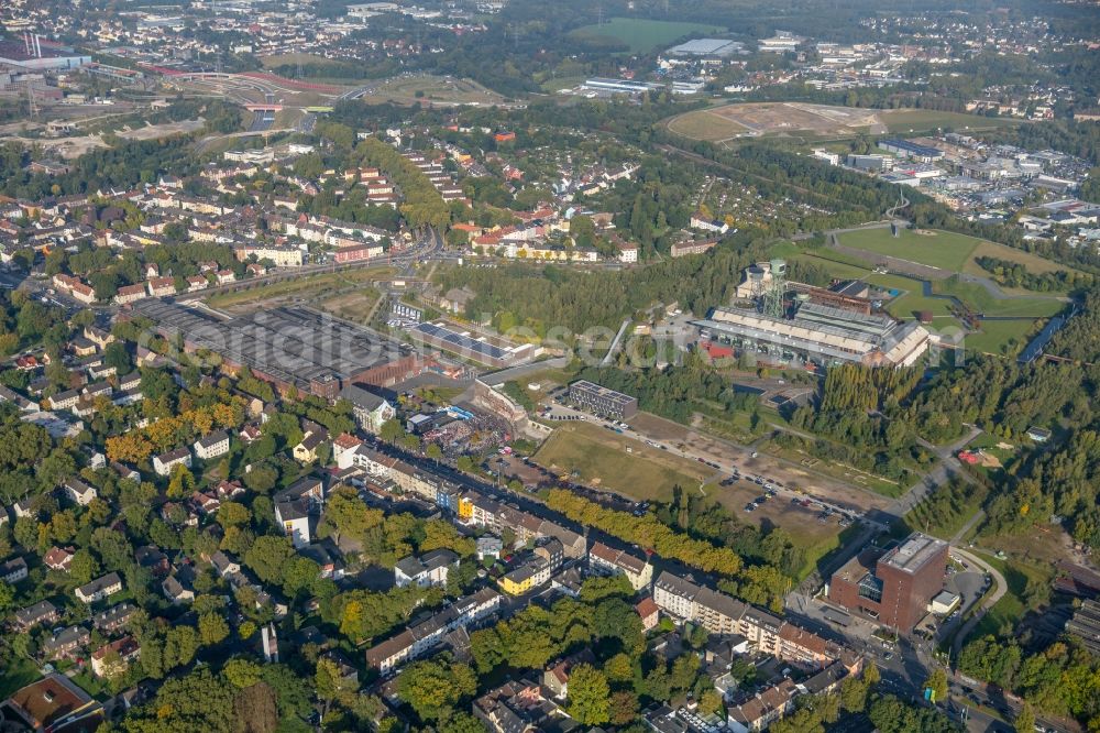 Bochum from the bird's eye view: Demonstration against FusionsBuilding and production halls on the premises of thyssenkrupp Steel Europe AG in Bochum in the state North Rhine-Westphalia, Germany