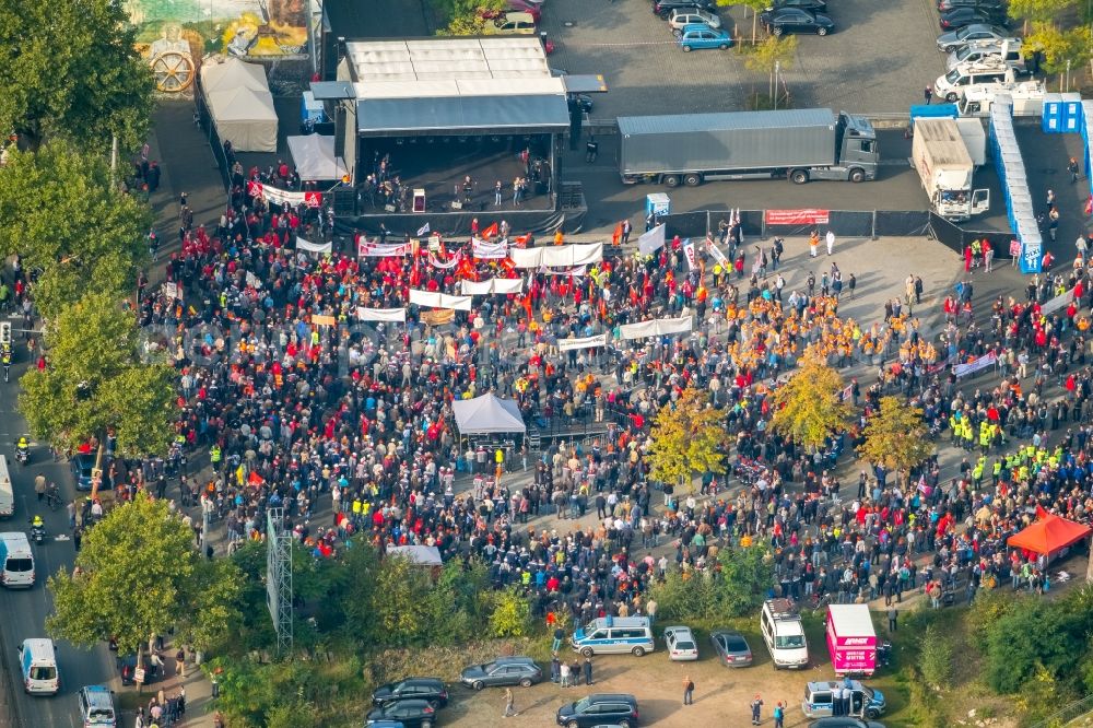 Bochum from above - Demonstration against FusionsBuilding and production halls on the premises of thyssenkrupp Steel Europe AG in Bochum in the state North Rhine-Westphalia, Germany