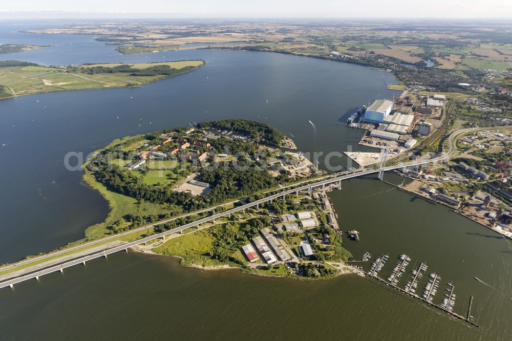 Aerial photograph Stralsund - The Strelasund / Rügenbrücke with Rügendamm before Stralsund's old town in the state of Mecklenburg-Western Pomerania