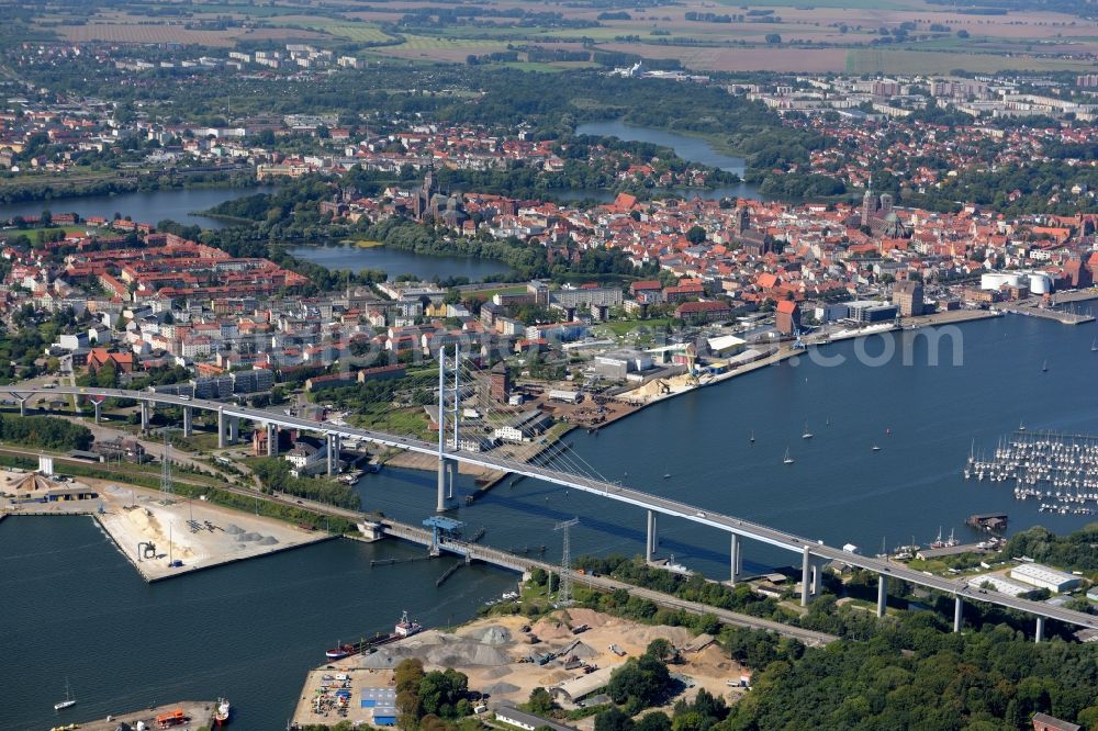 Aerial photograph Stralsund - The Strelasund -Ruegenbruecke with Ruegendamm before Stralsund's old town in the state of Mecklenburg-Western Pomerania