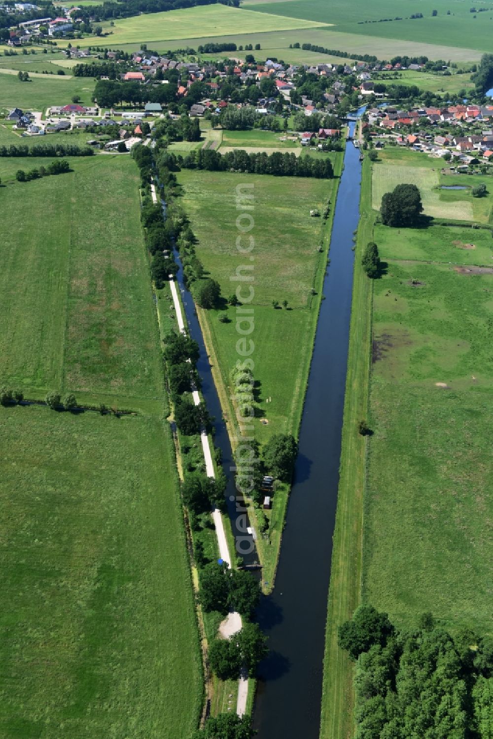 Aerial image Banzkow - Stoercanal with sluice and Muehlengraben with weir in Banzkow in the state Mecklenburg - Western Pomerania