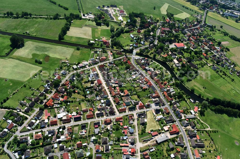 Aerial photograph Banzkow - Stoercanal with sluice and Muehlengraben with weir in Banzkow in the state Mecklenburg - Western Pomerania