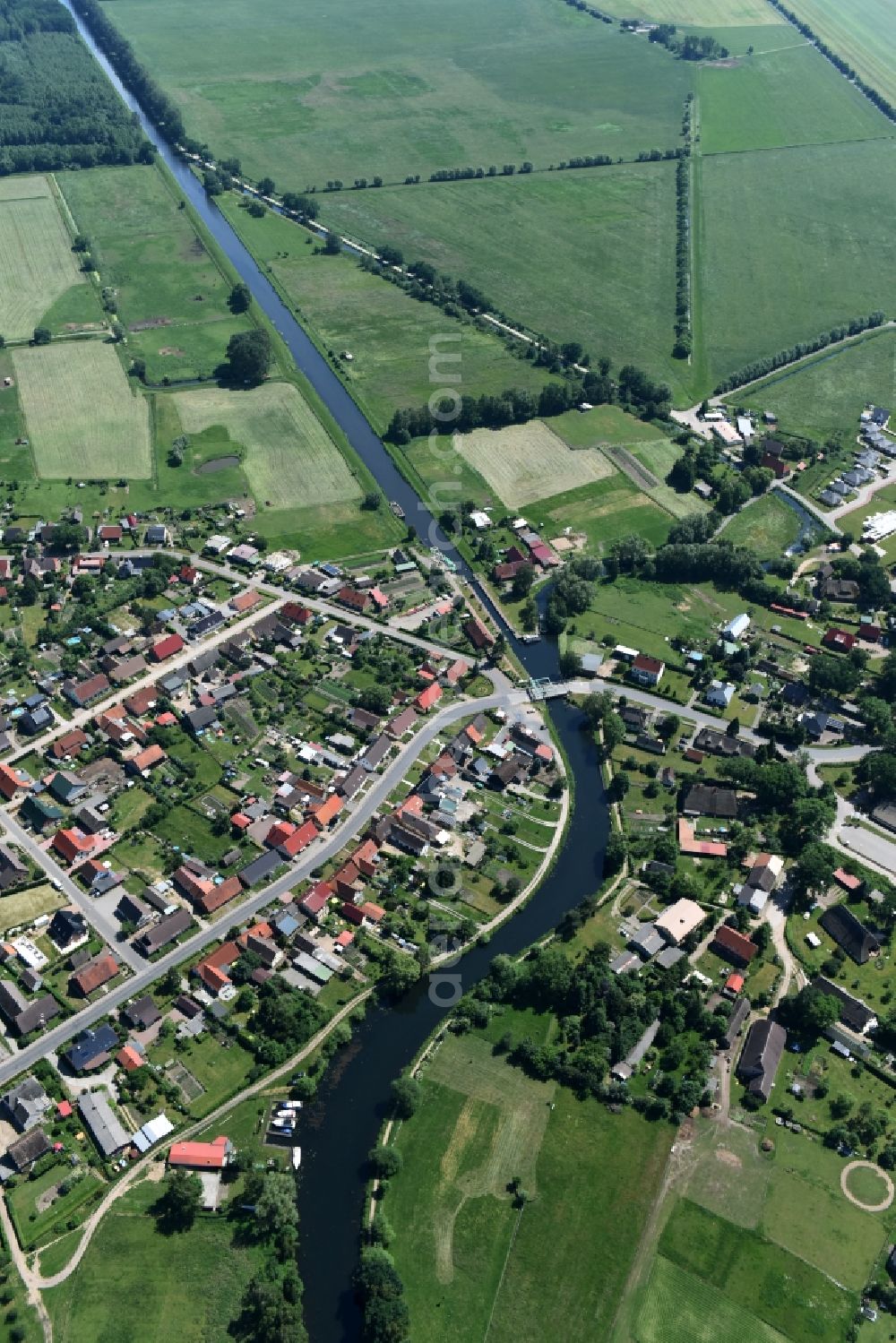 Banzkow from the bird's eye view: Stoercanal with sluice and Muehlengraben with weir in Banzkow in the state Mecklenburg - Western Pomerania