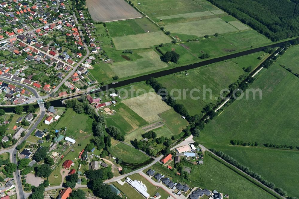 Aerial image Banzkow - Stoercanal with sluice and Muehlengraben with weir in Banzkow in the state Mecklenburg - Western Pomerania