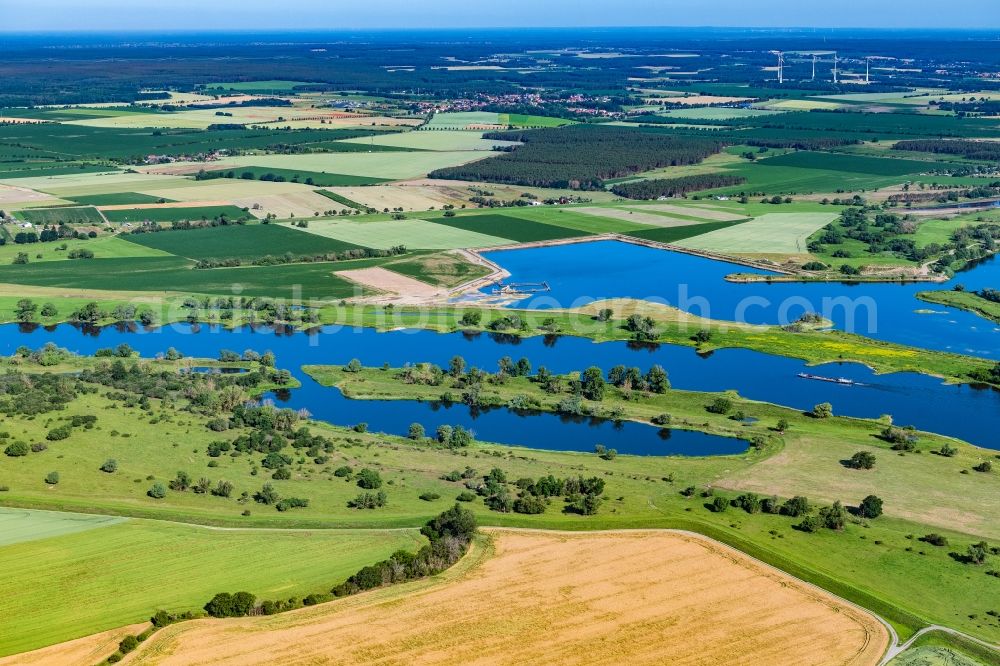 Aerial photograph Kehnert - Structures of a floodplain and meadow river landscape Elbe in Bertingen in the state Saxony-Anhalt, Germany