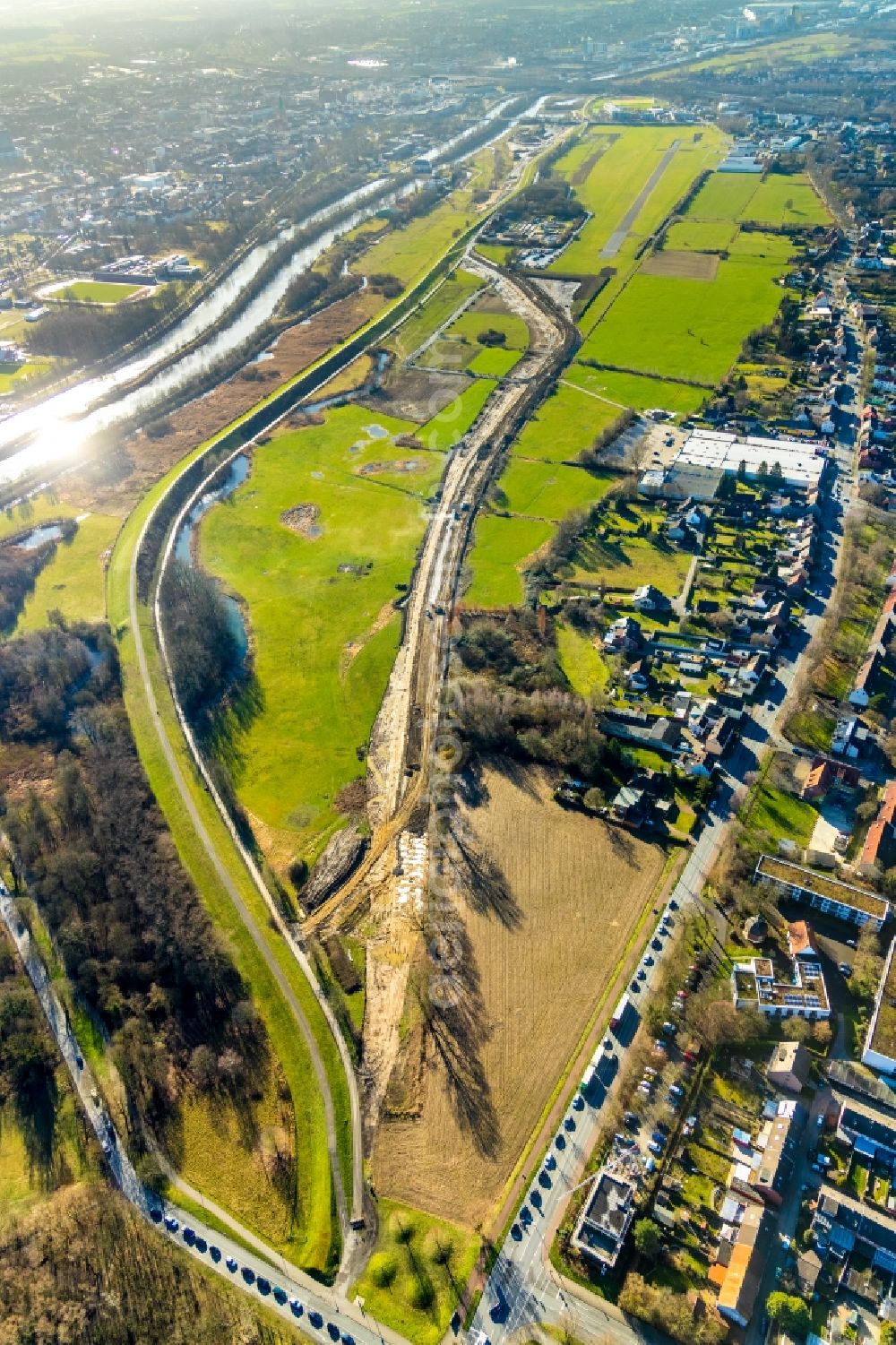 Hamm from the bird's eye view: Grassland structures of a meadow and field landscape in the lowland of Lippe in Hamm in the state North Rhine-Westphalia, Germany