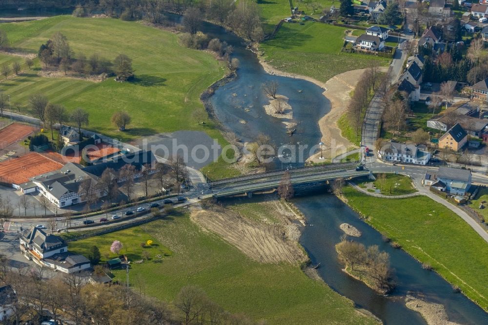 Aerial image Arnsberg - Grassland structures of a meadow and field landscape in the lowland the Ruhr in the district Oeventrop in Arnsberg in the state North Rhine-Westphalia, Germany