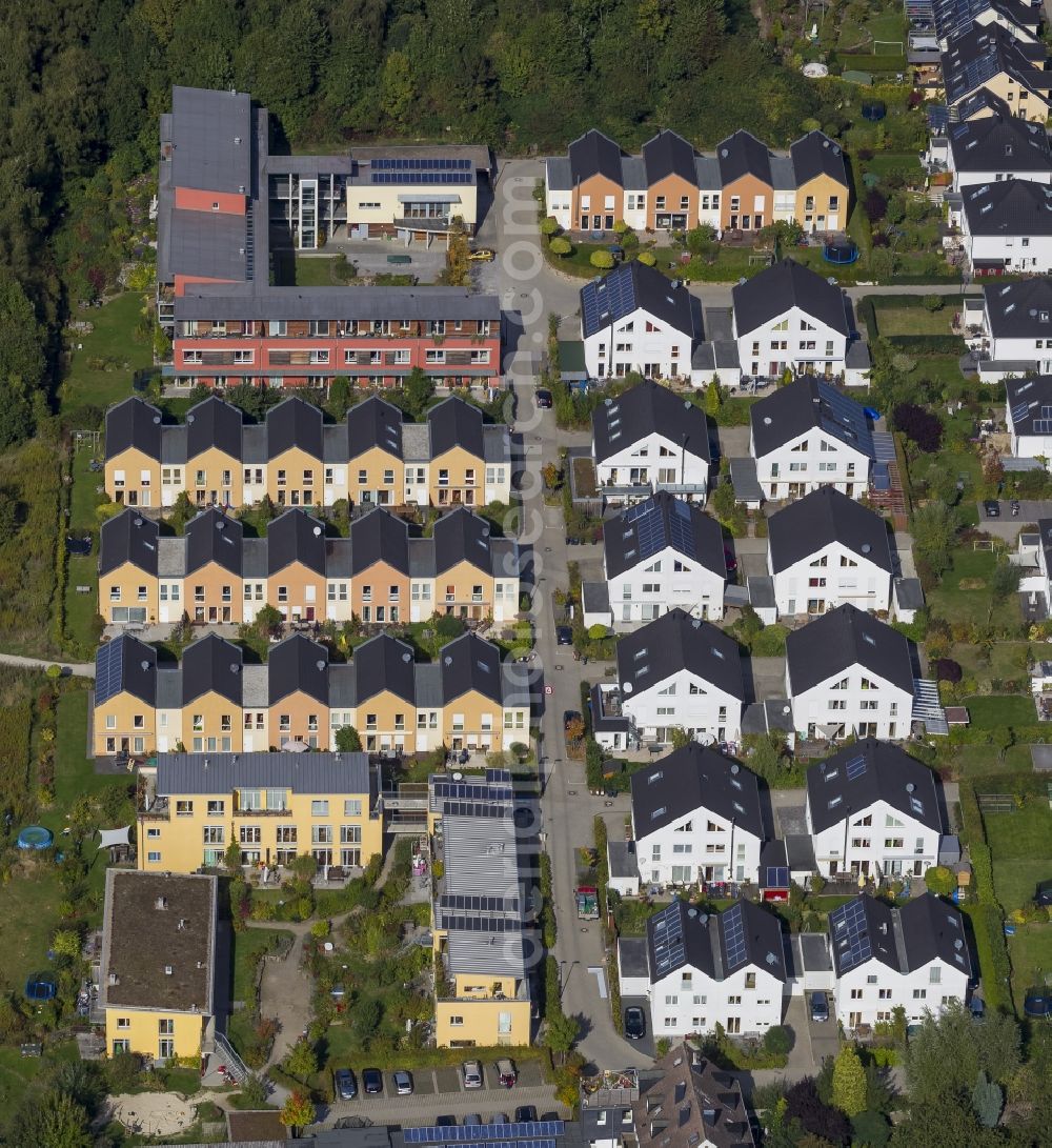 Dortmund from above - Structures in a residential area with new houses on Tremoniapark in Dortmund in North Rhine-Westphalia