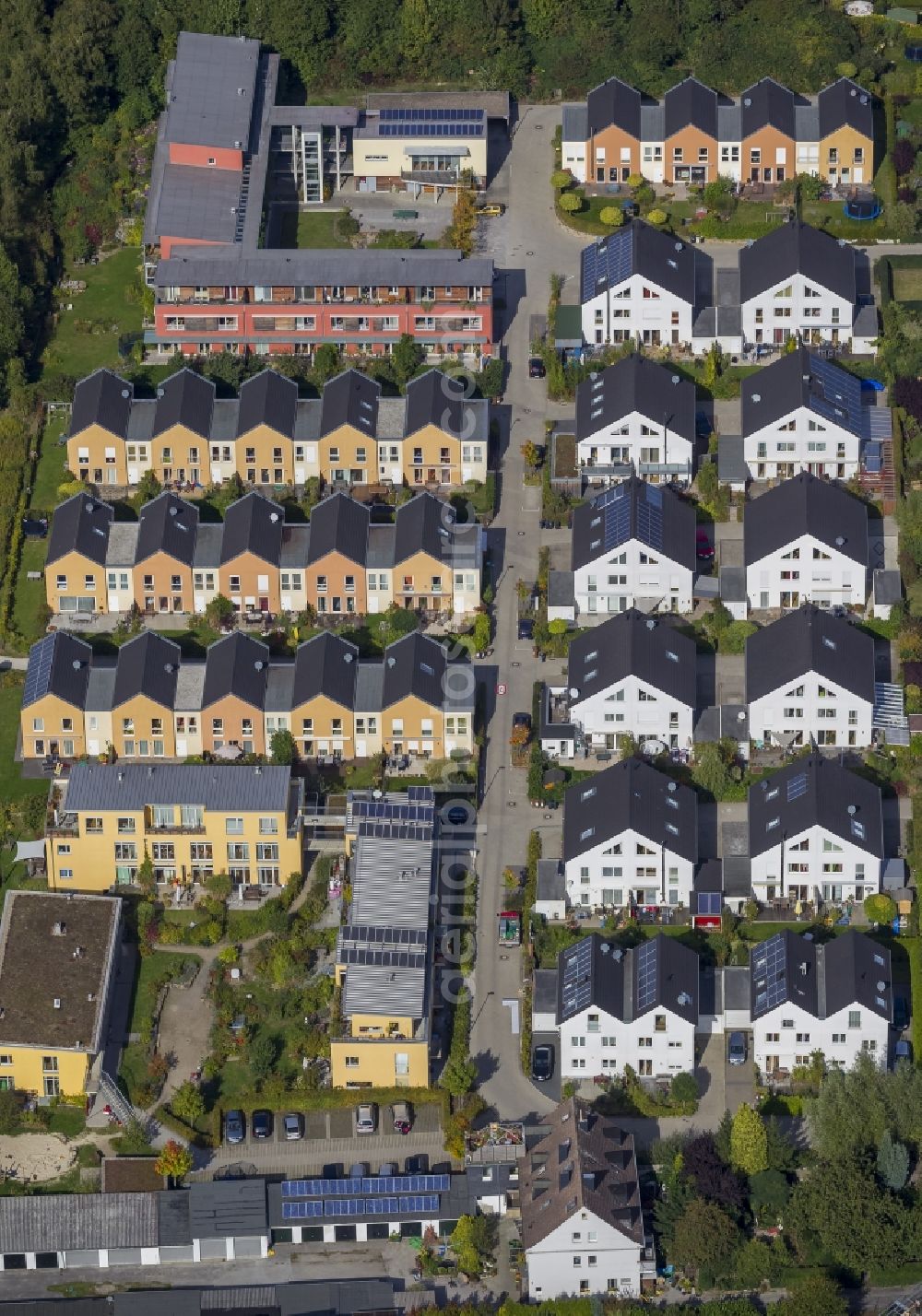 Aerial image Dortmund - Structures in a residential area with new houses on Tremoniapark in Dortmund in North Rhine-Westphalia